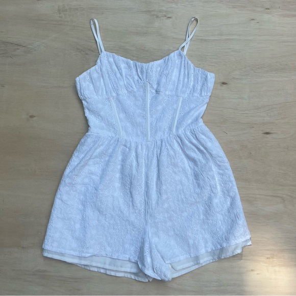 Pacsun White Small Floral Romper Casual Corset Zip Up L.A Hearts Summer Cute - Picture 1 of 8